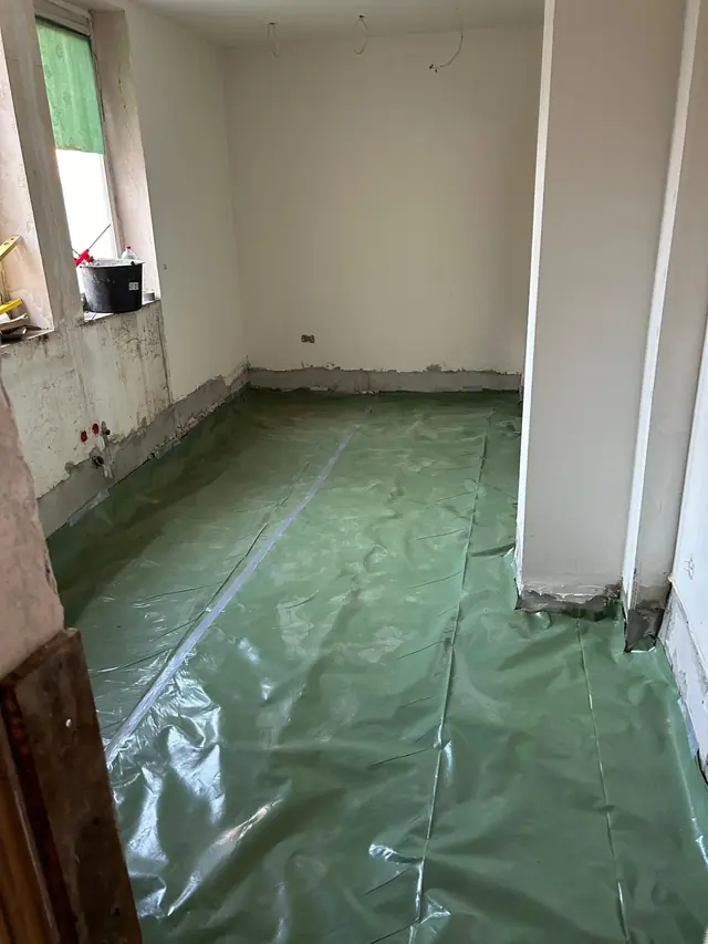 Altbau: Feuchteschutzfolie, Stöße verklebt